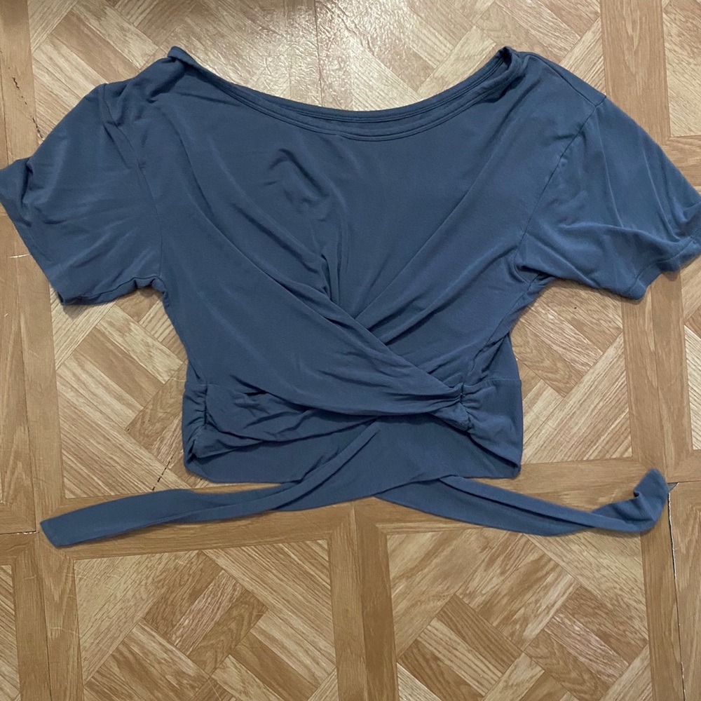 Grey Victoria Secret cropped shirt